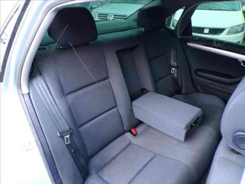 Audi A4 2,0 i AUTOMAT,TAŽNÉ ZAŘ. - foto 12