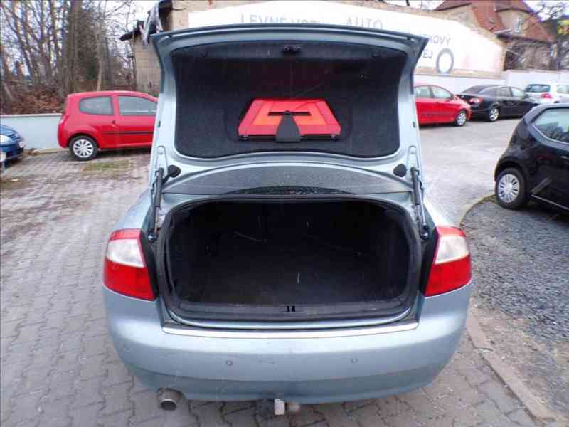 Audi A4 2,0 i AUTOMAT,TAŽNÉ ZAŘ. - foto 11