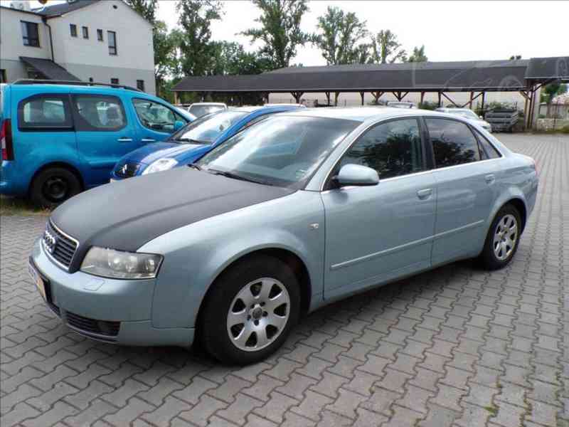 Audi A4 2,0 i AUTOMAT,TAŽNÉ ZAŘ. - foto 15