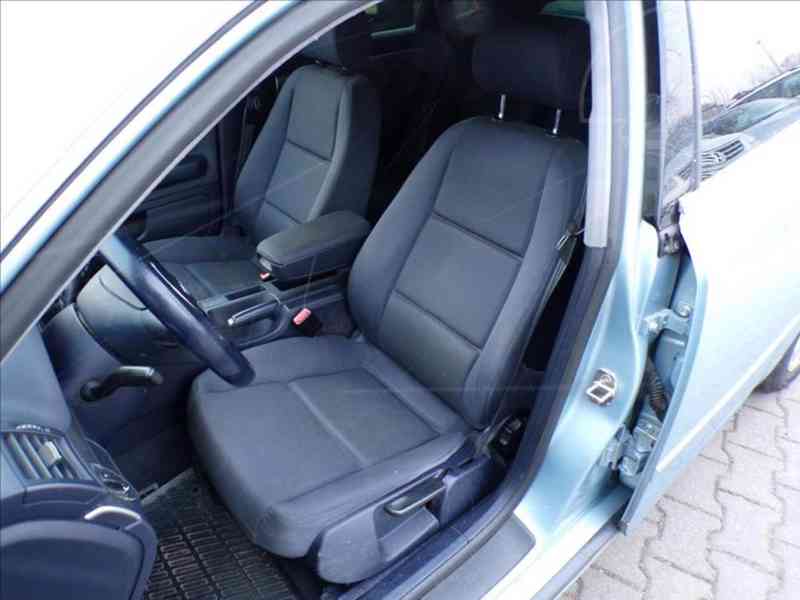 Audi A4 2,0 i AUTOMAT,TAŽNÉ ZAŘ. - foto 9