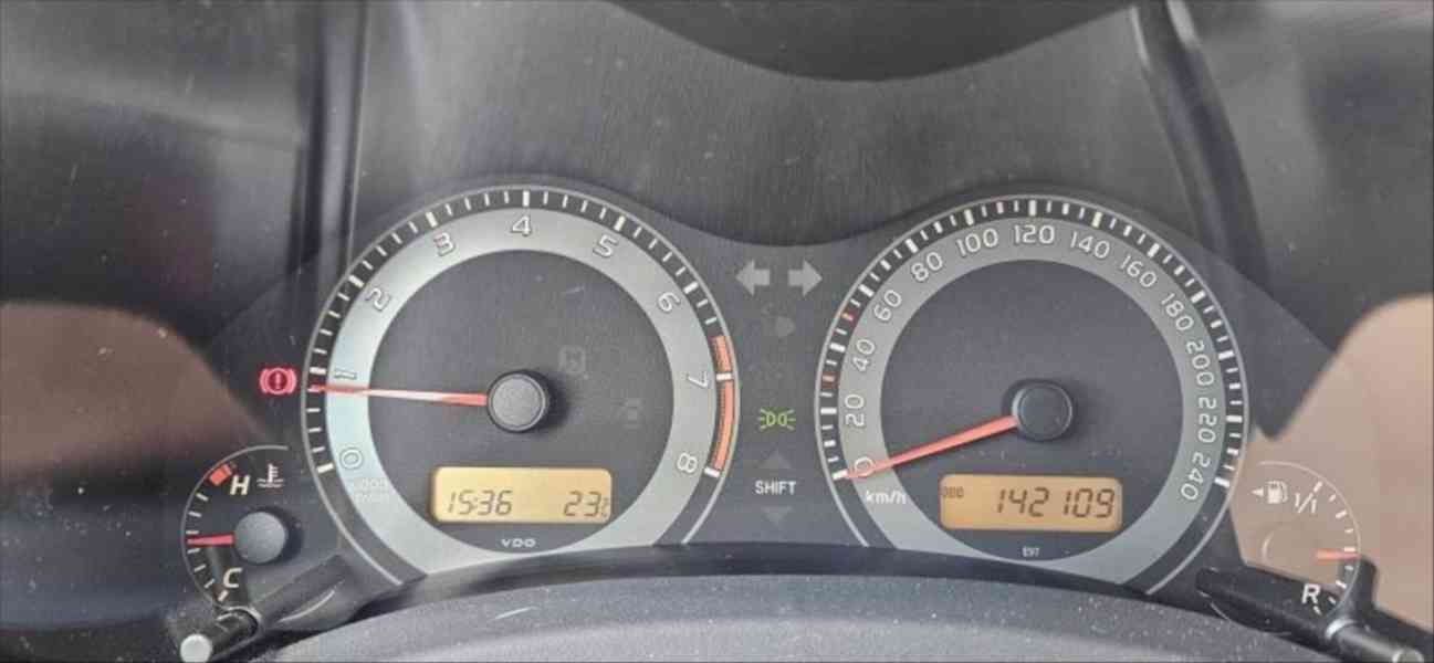 Toyota Auris 1,6   Valvematic 96KW - foto 8