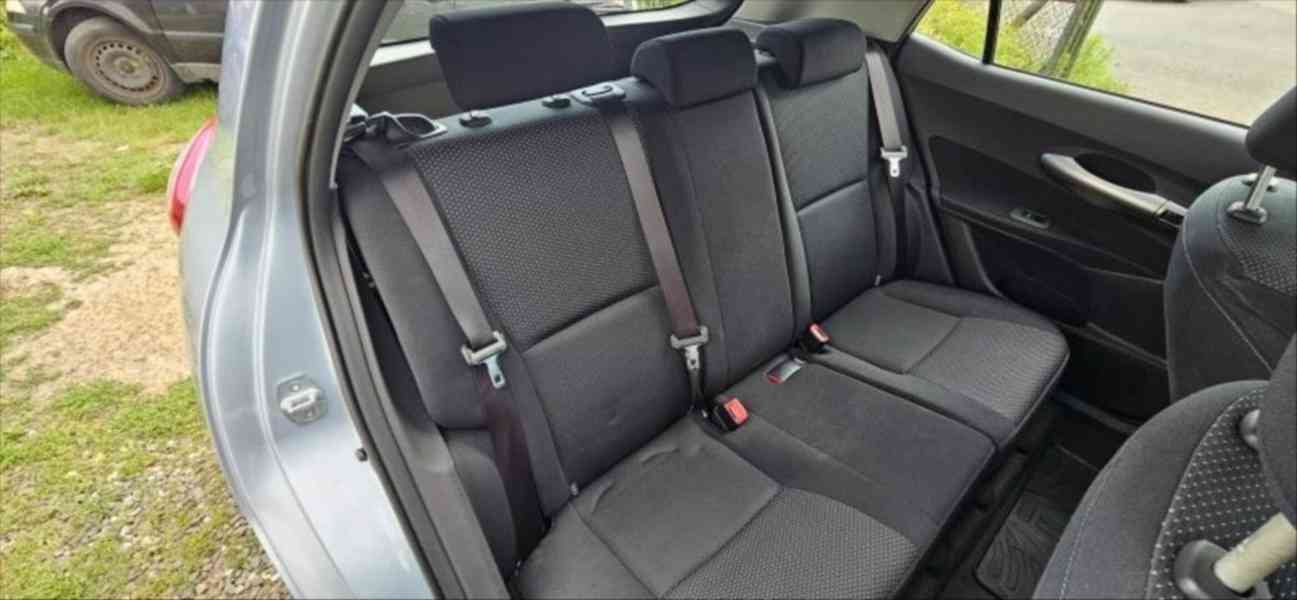 Toyota Auris 1,6   Valvematic 96KW - foto 3