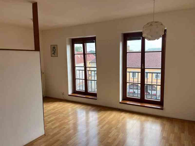 Pronájem bytu 2+1 58 m² - foto 2