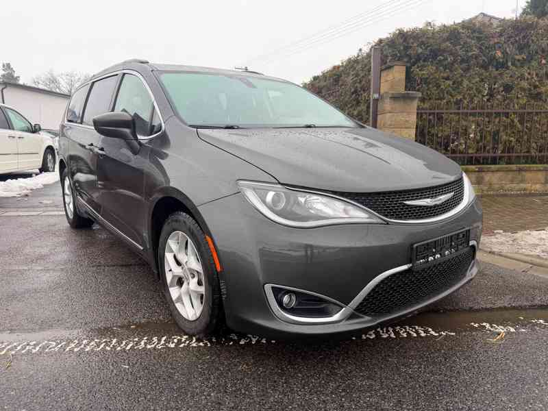 Chrysler Pacifica 3,6 Pentastar Kůže 8 míst 2017 - foto 6