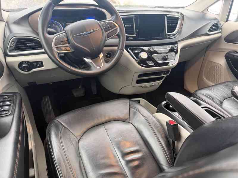 Chrysler Pacifica 3,6 Pentastar Kůže 8 míst 2017 - foto 13