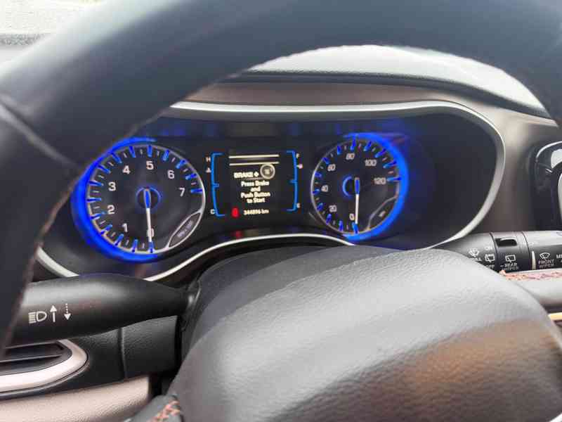 Chrysler Pacifica 3,6 Pentastar Kůže 8 míst 2017 - foto 15