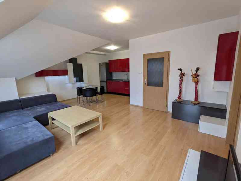 Pronájem bytu 2+kk 62 m² - foto 2