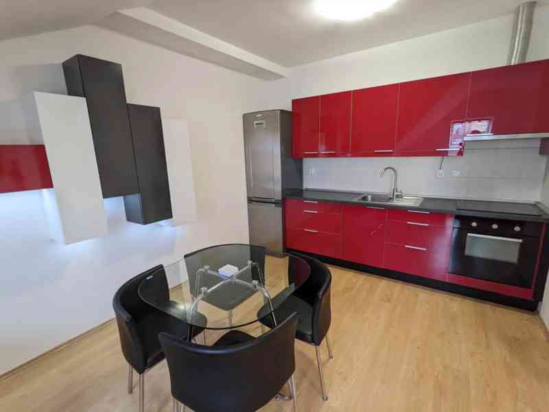 Pronájem bytu 2+kk 62 m² - foto 3