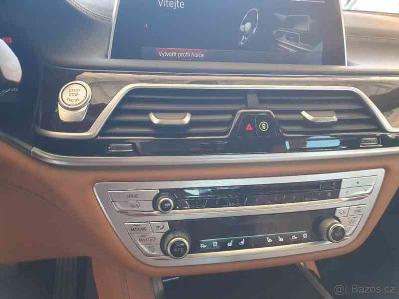 BMW Řada 7 3,0   Facelift 340PS. Cena s DPH - foto 13