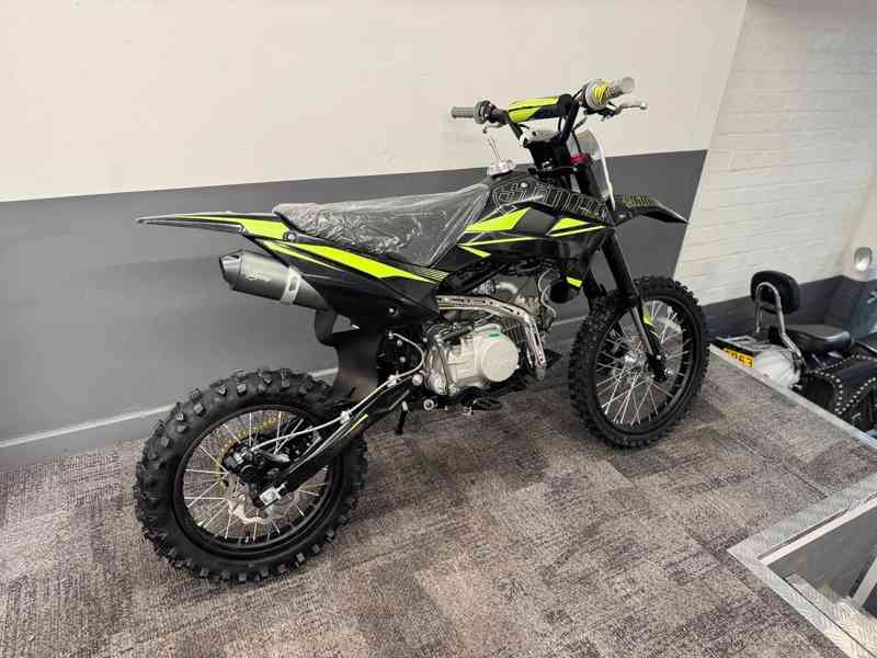 Brand New Stomp Z3 140 Manual Big Wheel Model Pit Bike Mx Bi - foto 2