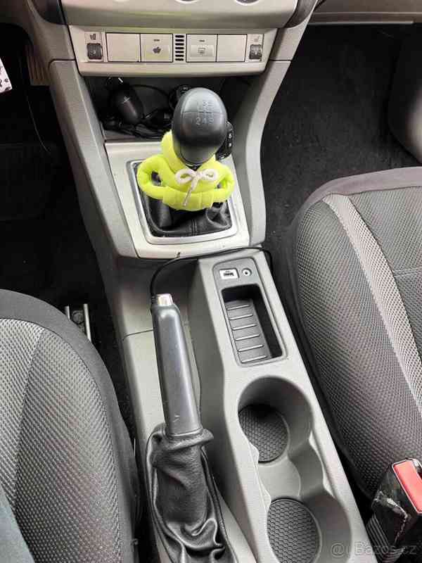 Ford Focus 1,6 2008 - foto 35