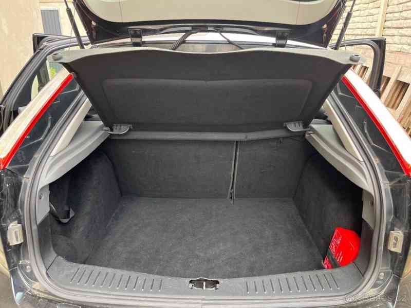 Ford Focus 1,6 2008 - foto 37