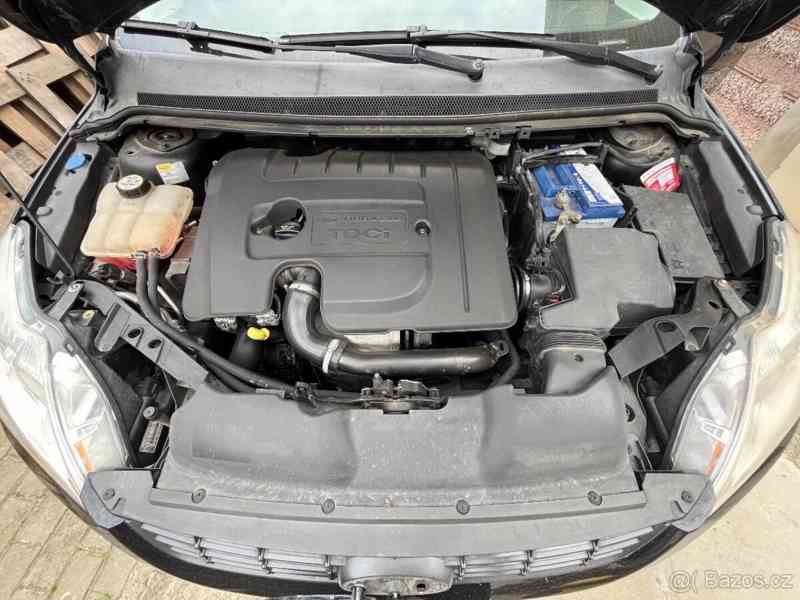 Ford Focus 1,6 2008 - foto 30