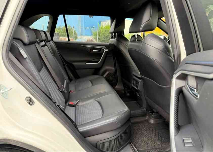 Toyota Rav4, 2.5 Hybrid 131kW - foto 6