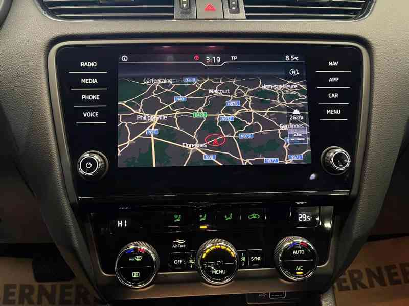 Škoda Octavia - foto 9