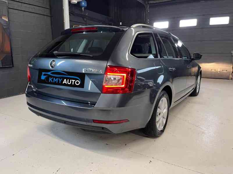 Škoda Octavia - foto 2