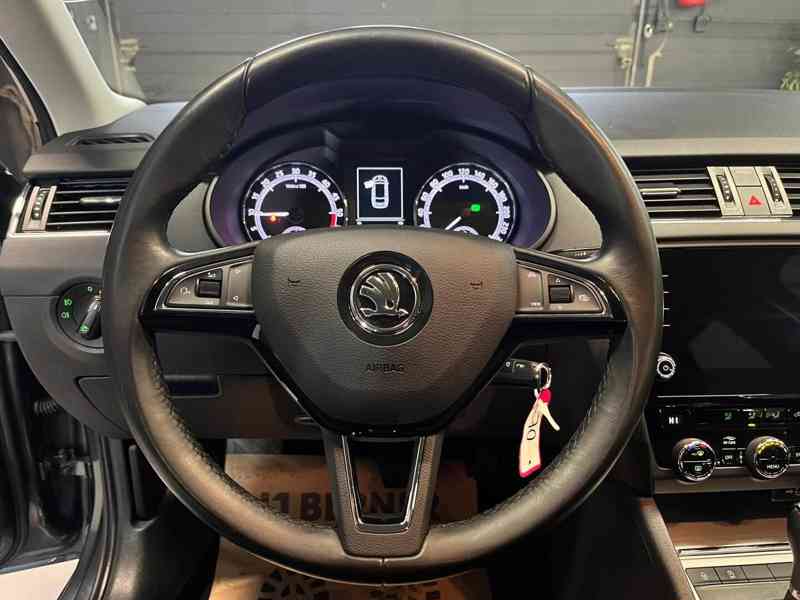 Škoda Octavia - foto 12