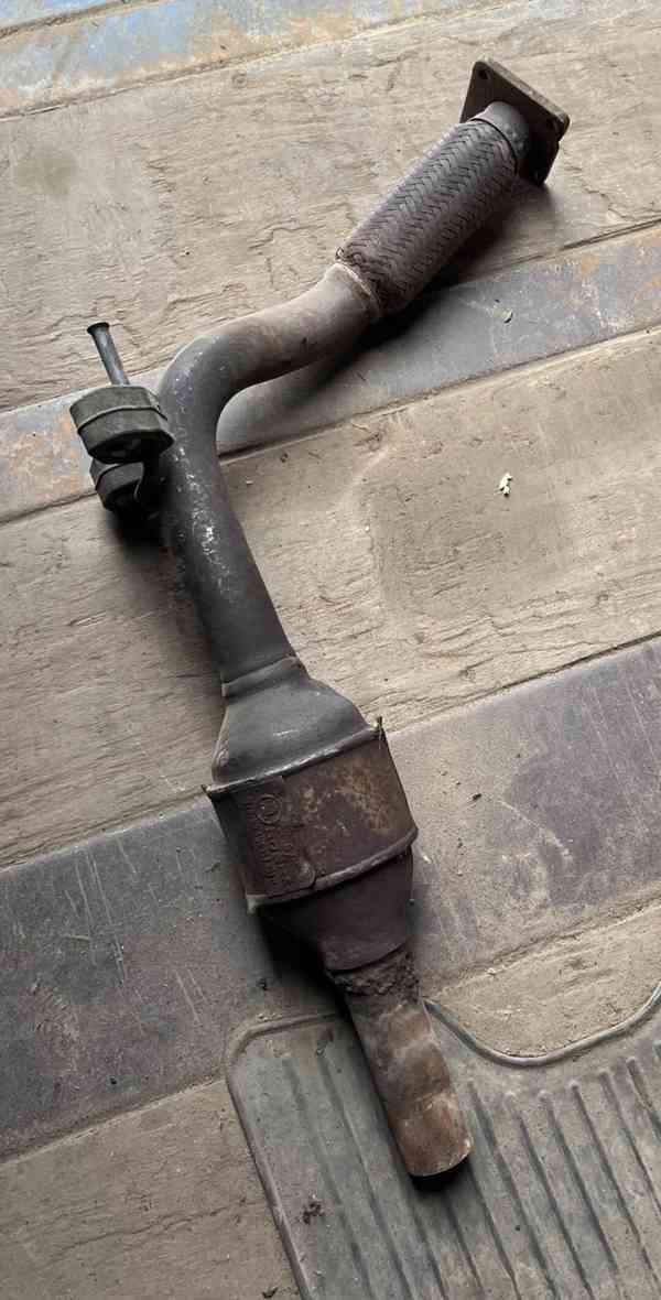 FELICIA 1.9D katalyzátor - 1.díl výfuku - foto 4