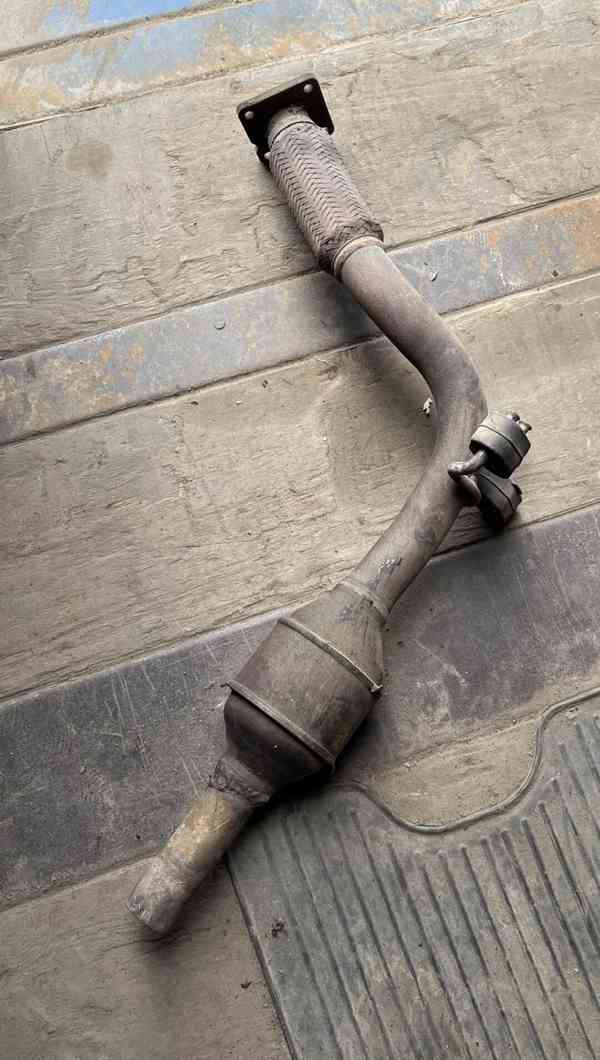 FELICIA 1.9D katalyzátor - 1.díl výfuku - foto 3