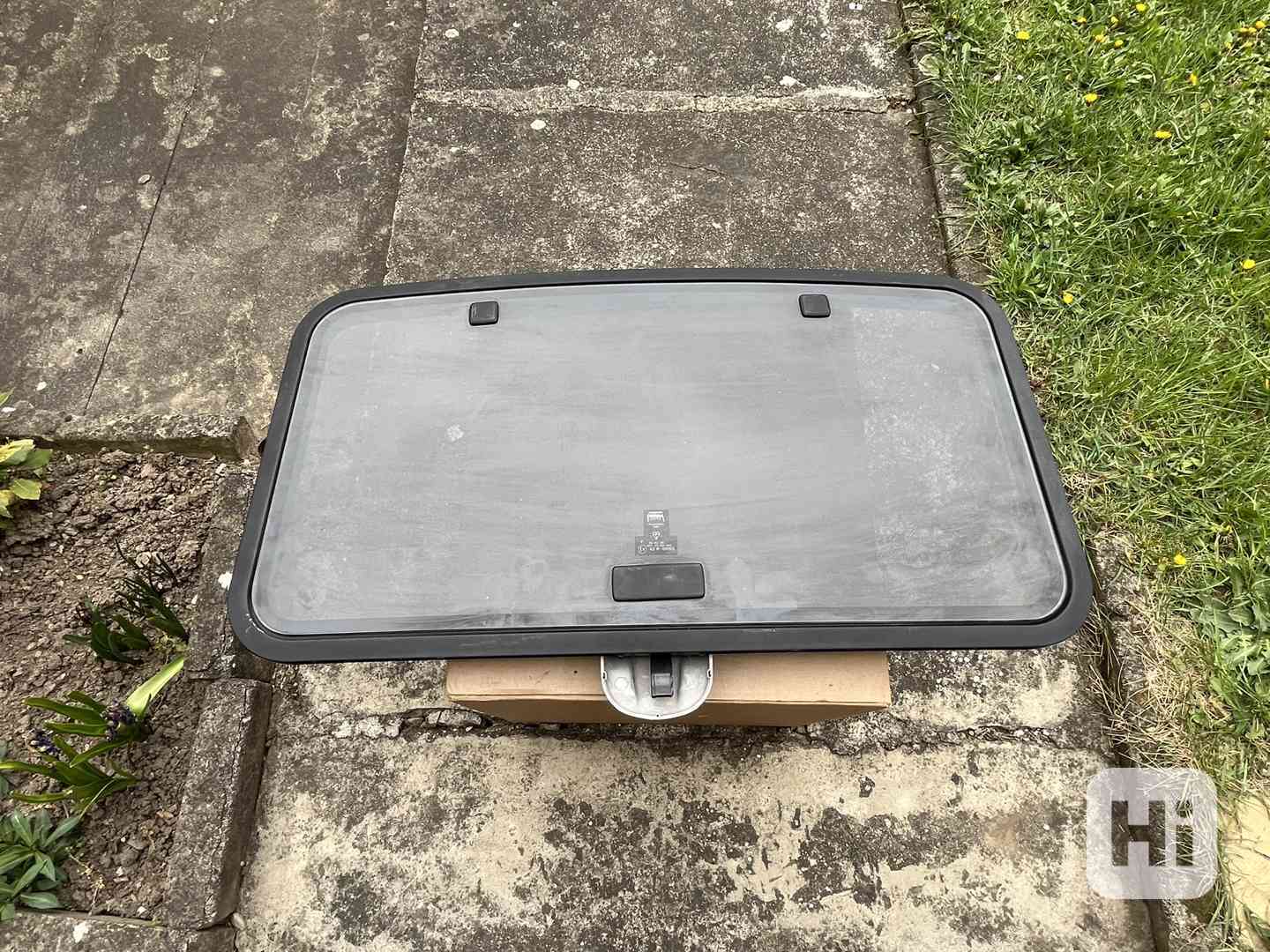 Výklopné střešní okno BRITAX - foto 1