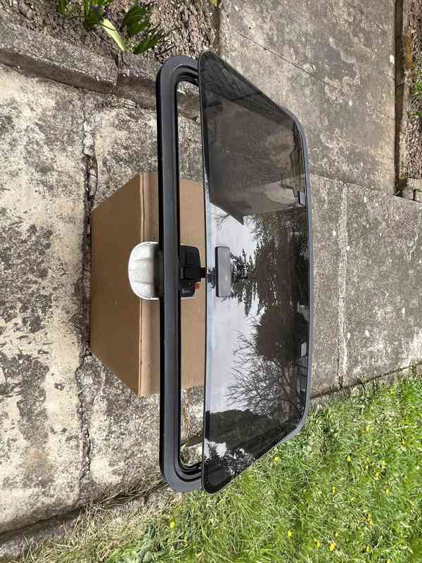 Výklopné střešní okno BRITAX - foto 2