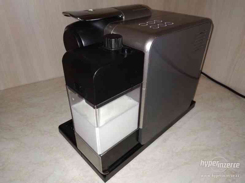 Prodám Nespresso DéLonghi Lattissima Touch-kapslový kávovar - foto 1