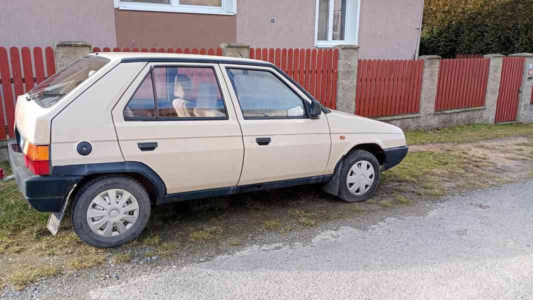 Prodám Škodu Favorit 136 LS 46 kW z roku 1990 - foto 4