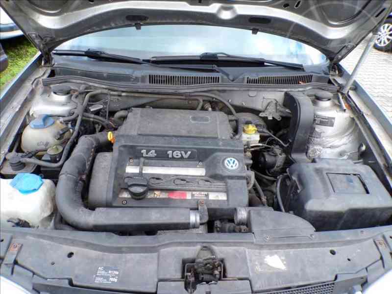 Volkswagen Golf 1,4 16V KLIMATIZACE - foto 13