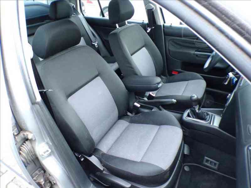 Volkswagen Golf 1,4 16V KLIMATIZACE - foto 12