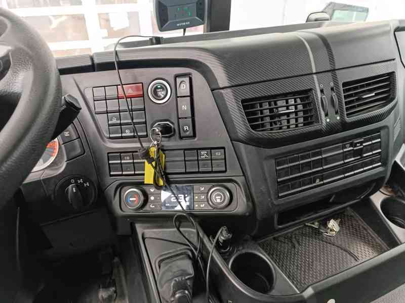 IVECO AD360X48Z HR OFF 8x4 sklápěč VS Mont S3 - foto 10