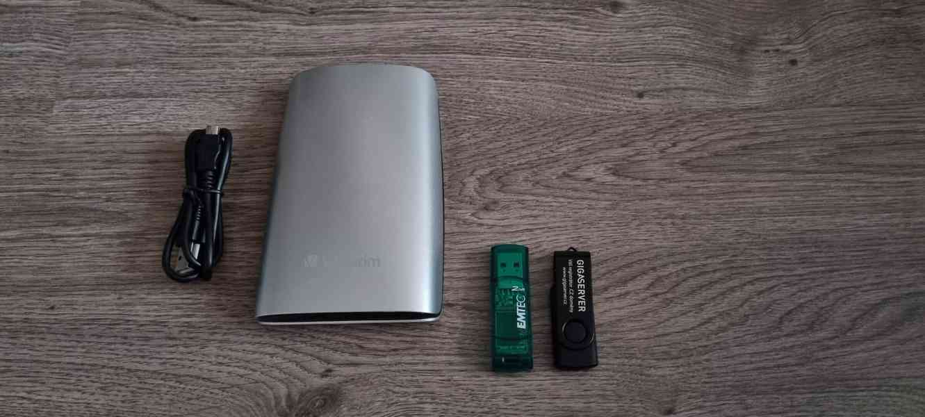  HDD Verbatin 120 GB + 2x USB Flash disk 