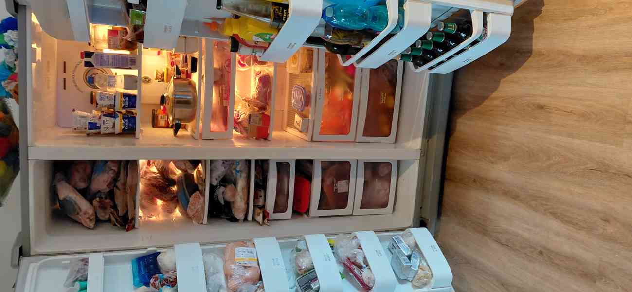 Americká lednice s mrazákem Daewoo. - foto 2