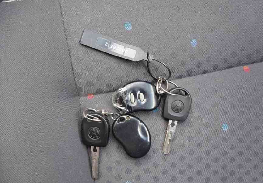 Volkswagen Polo, 1.2i r.v.2002(47 kw) KOUPENO V ČR - foto 19