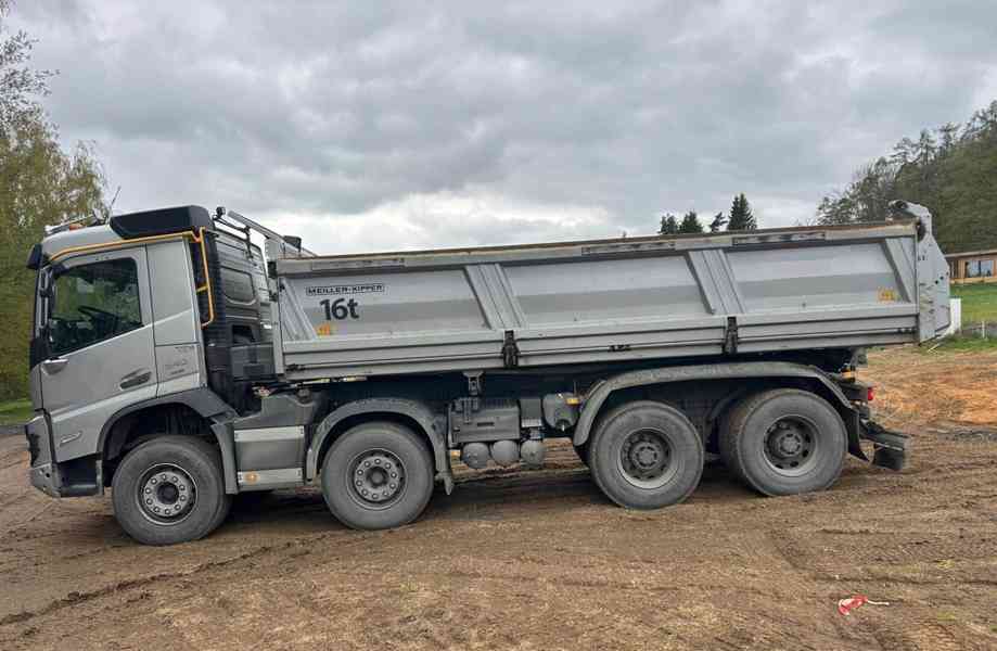 Sklápěč VOLVO FMX 540 8x4 BORDMATIC / TAŽNÉ / 4. ZVEDAČKA - foto 2