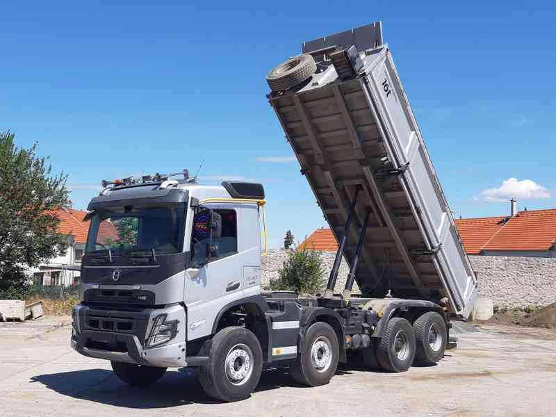 Sklápěč VOLVO FMX 540 8x4 BORDMATIC / TAŽNÉ / 4. ZVEDAČKA