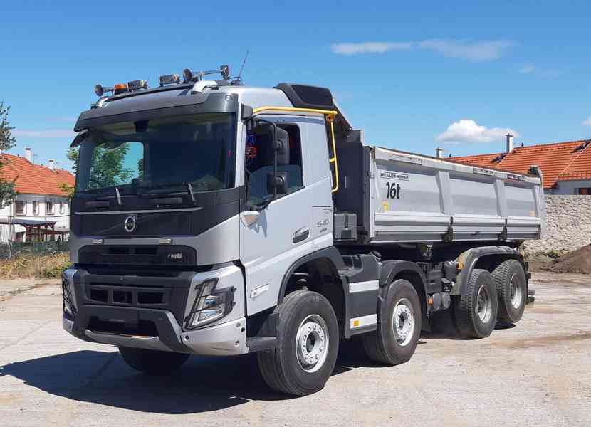 Sklápěč VOLVO FMX 540 8x4 BORDMATIC / TAŽNÉ / 4. ZVEDAČKA - foto 3
