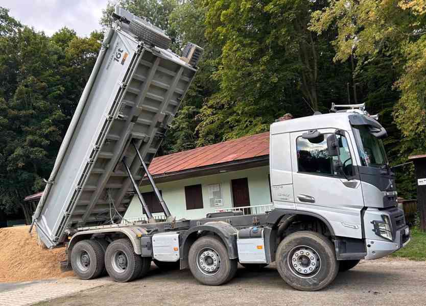 Sklápěč VOLVO FMX 540 8x4 BORDMATIC / TAŽNÉ / 4. ZVEDAČKA - foto 3