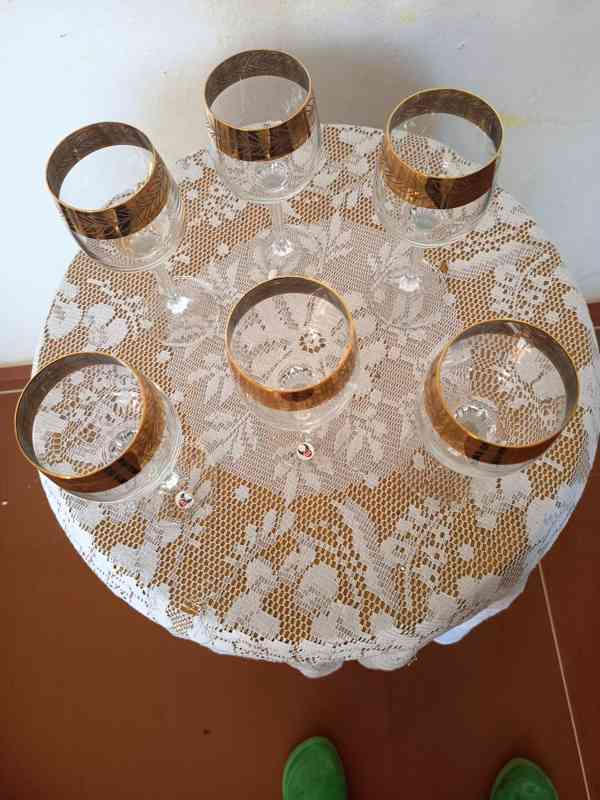 Prodám sadu krásných značkových zlacených skleniček - foto 4