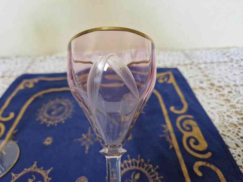 Krásné barevné secesní sklenice na nožce Moser Karlsbad - foto 9