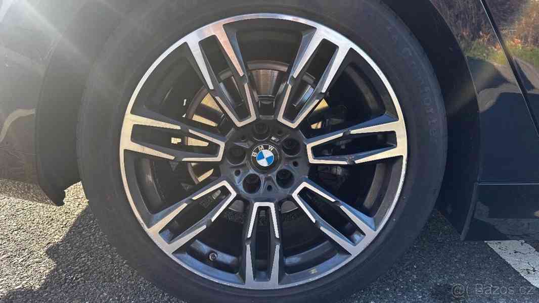 BMW Řada 5 2,0 - foto 11