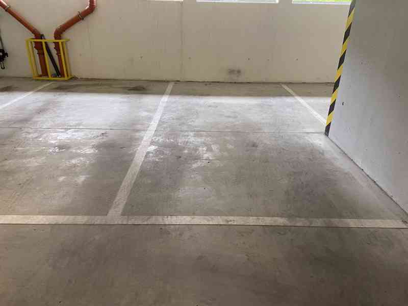 PRODEJ GARÁŽOVÉHO STÁNÍ ULICE ŘÍČANSKÁ, BRNO–BYSTRC-KAMECHY - foto 12