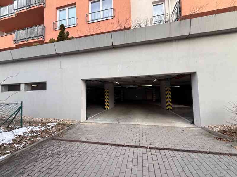 PRODEJ GARÁŽOVÉHO STÁNÍ ULICE ŘÍČANSKÁ, BRNO–BYSTRC-KAMECHY - foto 4