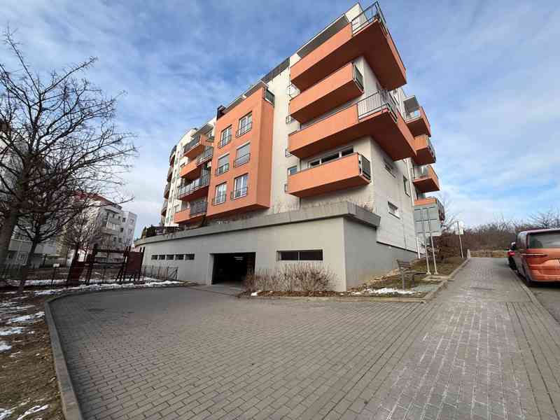 PRODEJ GARÁŽOVÉHO STÁNÍ ULICE ŘÍČANSKÁ, BRNO–BYSTRC-KAMECHY - foto 18