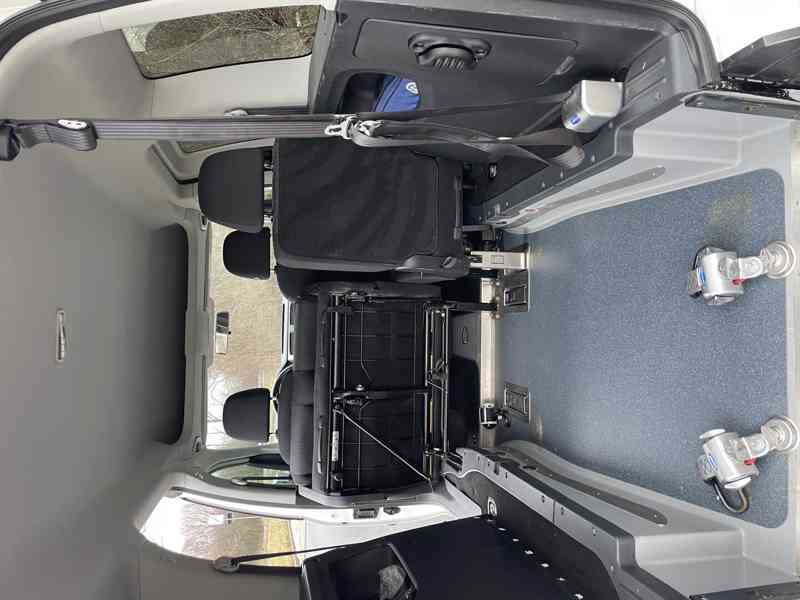 VW Caddy: rampa pro převoz vozíčkáře  - foto 6