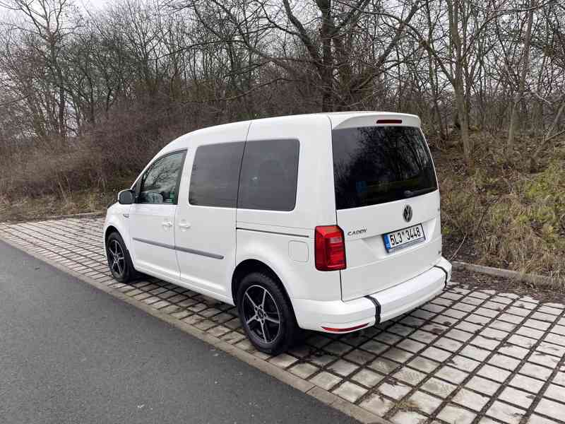 VW Caddy: rampa pro převoz vozíčkáře  - foto 4