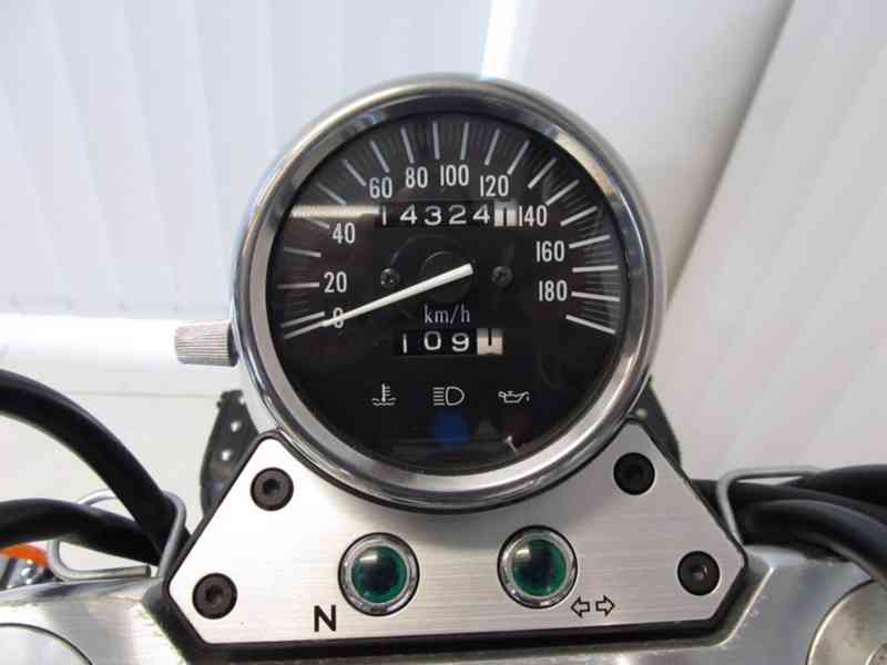 Suzuki VZ 800 Marauder - foto 11