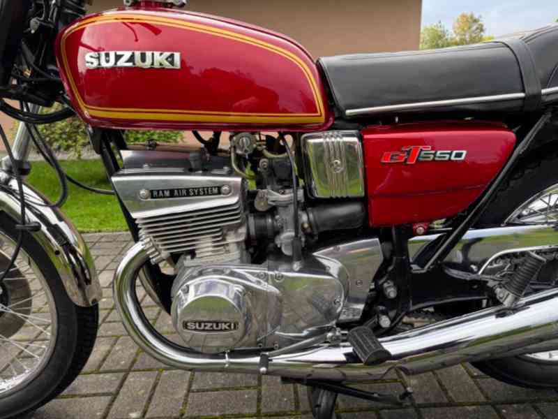 Suzuki GT 550 - foto 13