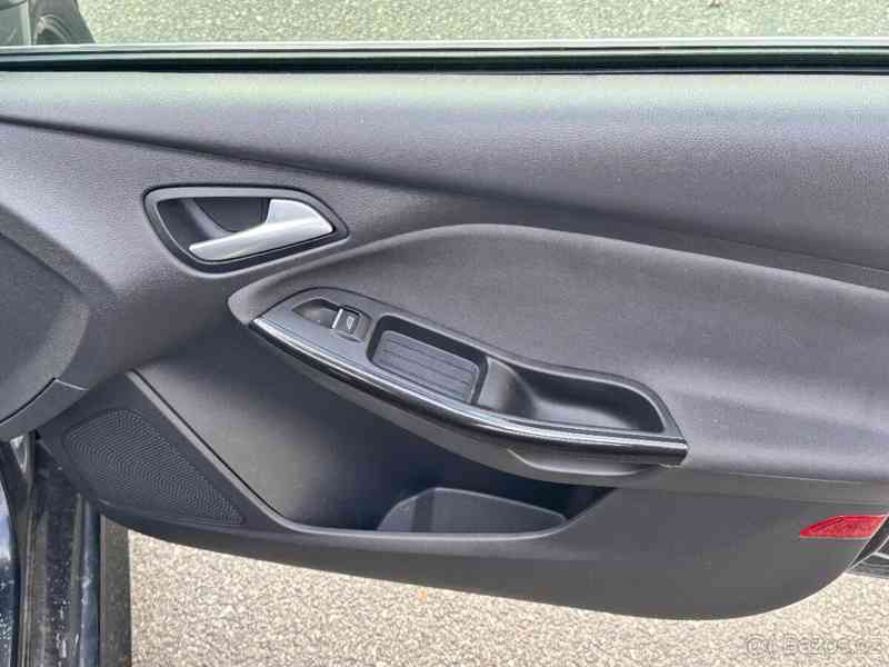 Ford Focus 2.0 TDCi Titanium - foto 4