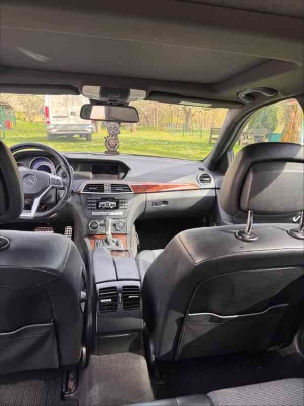Mercedes-Benz Třídy C 3,0   V6 AMG Paket- 4matic 2011 - foto 12