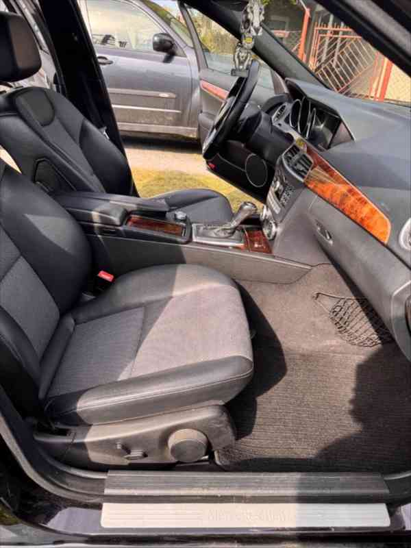 Mercedes-Benz Třídy C 3,0   V6 AMG Paket- 4matic 2011 - foto 14